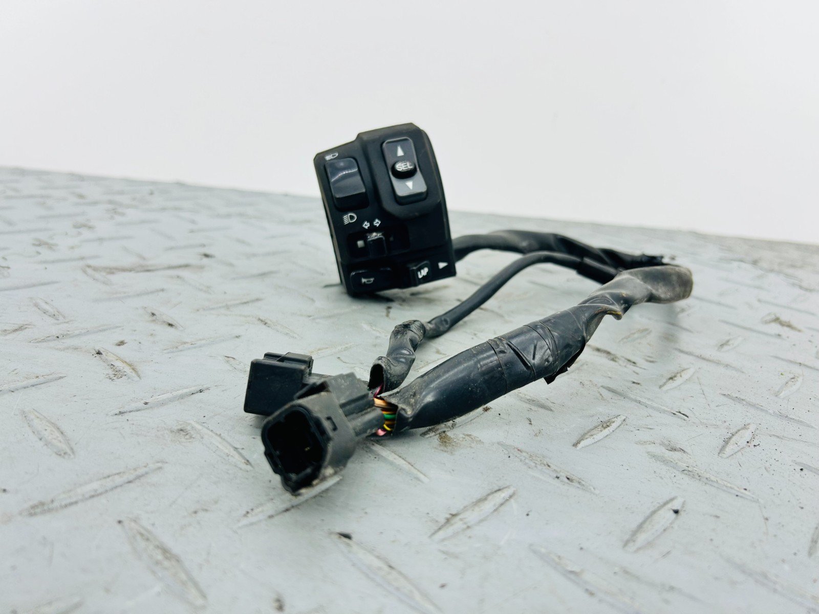KAWASAKI ZX10R ZX-10R NINJA 2017 LEFT SIDE HANDLEBAR SWITCH ASSEMBLY - Image 7