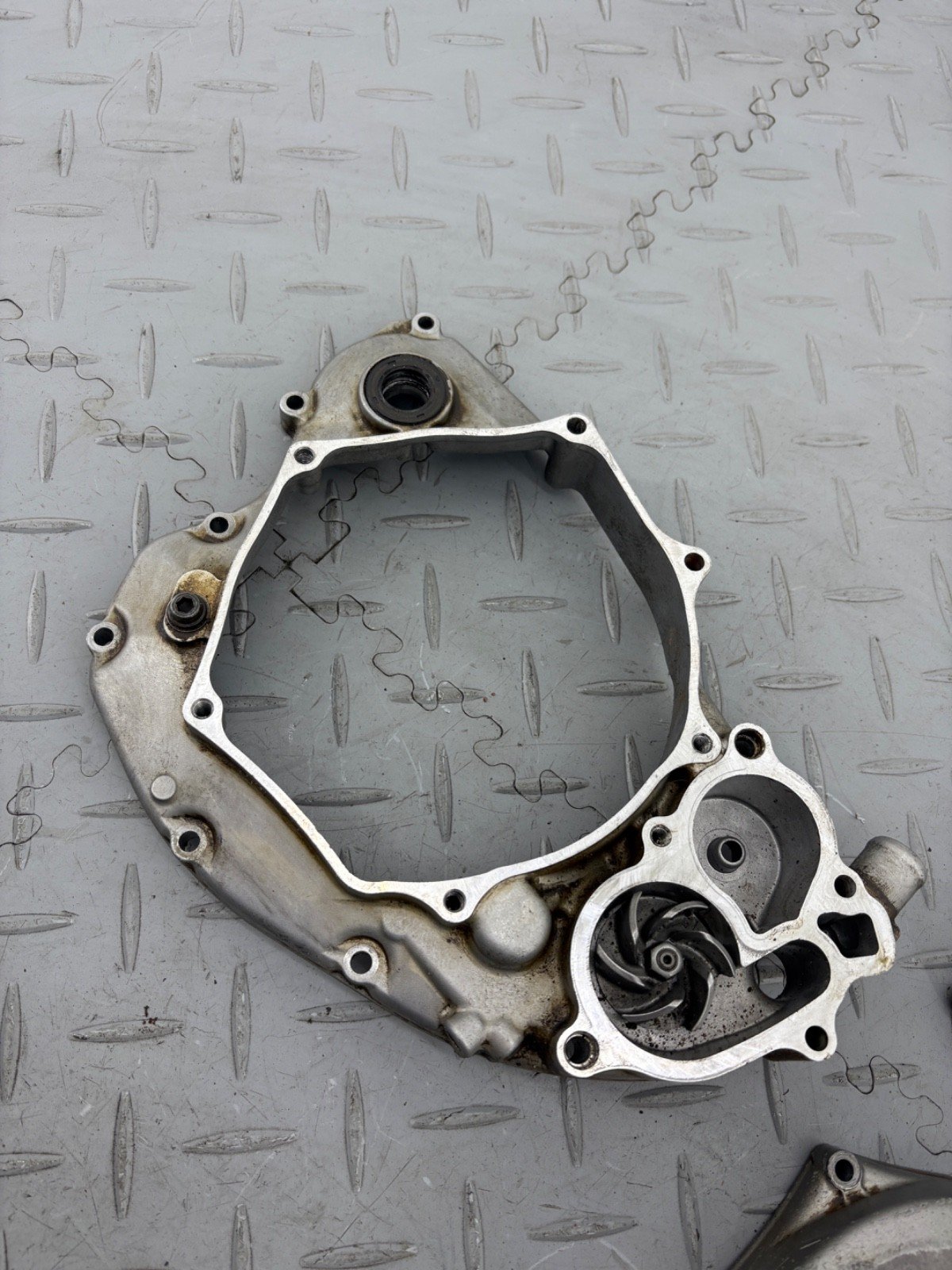 SUZUKI RMZ 250 2007 RIGHT SIDE ENGINE CLUTCH COVER - Image 7