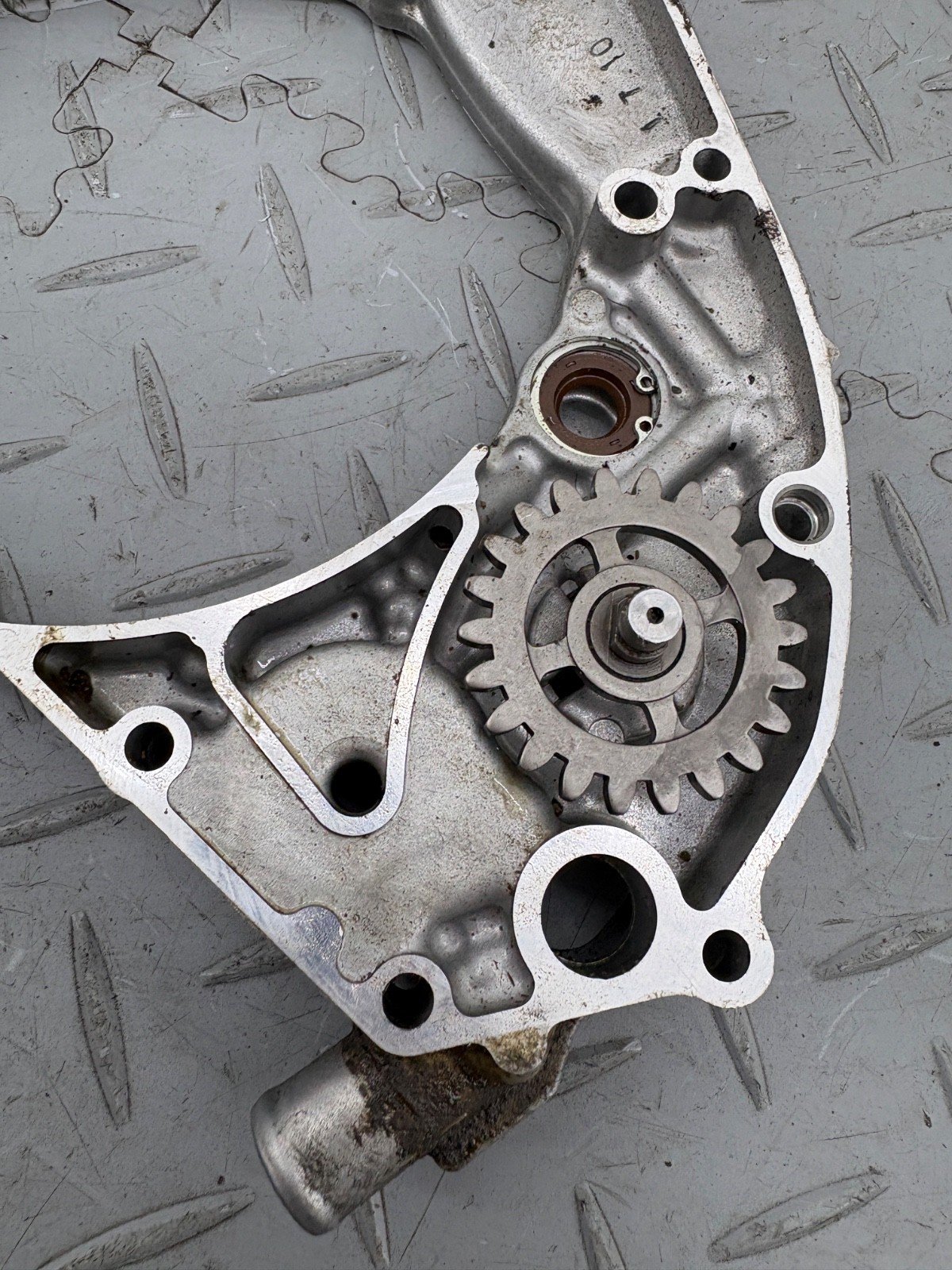 SUZUKI RMZ 250 2007 RIGHT SIDE ENGINE CLUTCH COVER - Image 14