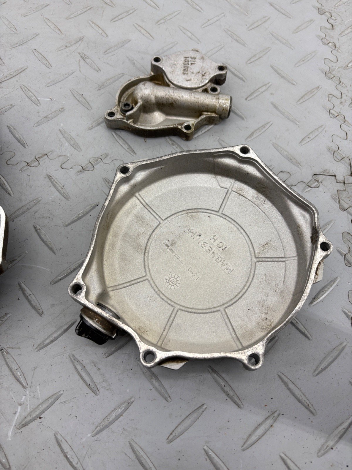 SUZUKI RMZ 250 2007 RIGHT SIDE ENGINE CLUTCH COVER - Image 17