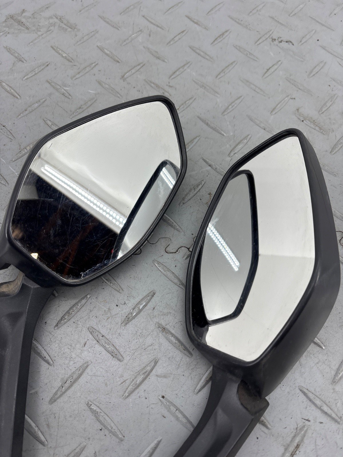 DUCATI MULTISTRADA 1200 S 2016 REAR VIEW MIRROR ASSEMBLIES PAIR (HAS SCRATCHES) - Image 3
