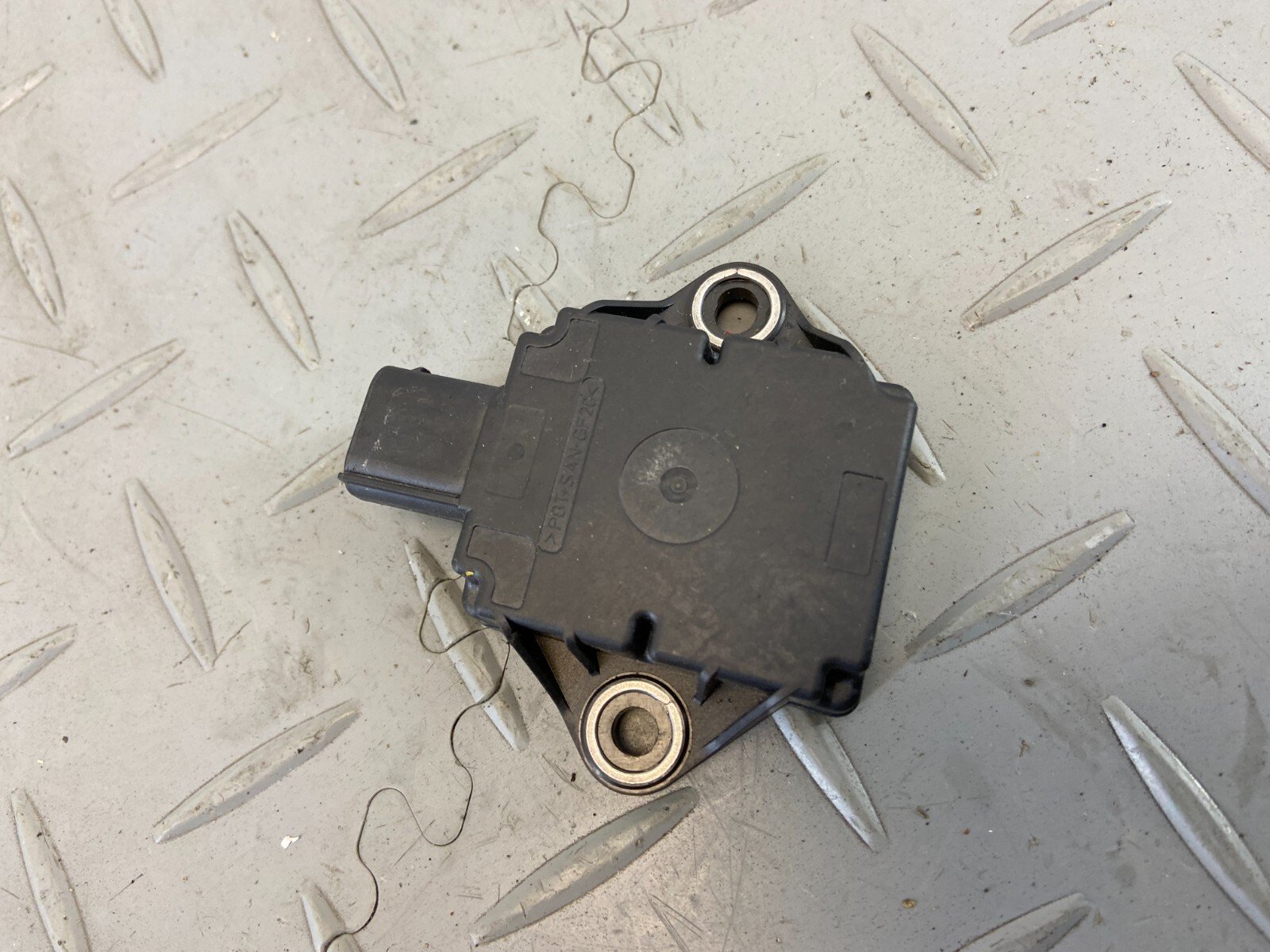 TRIUMPH SPEED TRIPLE RS 1050 2020 INERTIAL MEASUREMENT UNIT 2503063 - Image 3