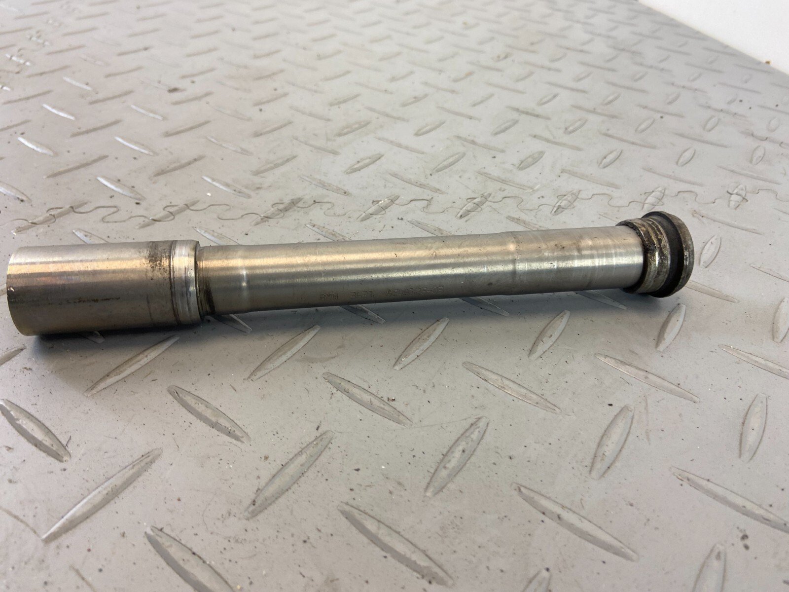 BMW F900XR K84 2020 FRONT WHEEL AXLE SPINDLE - Image 3