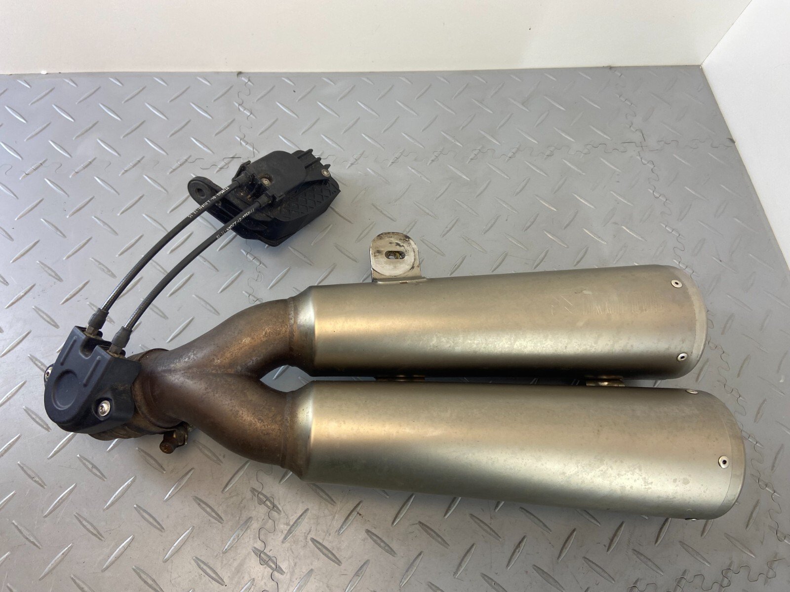 BMW R NINE T R9T PURE URBAN 2018 AKRAPOVIC EXHAUST SILENCER MUFFLER 8356968 - Image 6