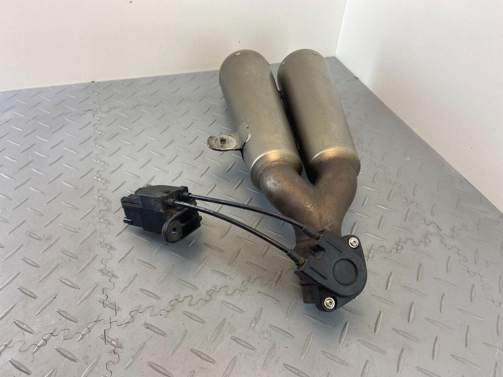 BMW R NINE T R9T PURE URBAN 2018 AKRAPOVIC EXHAUST SILENCER MUFFLER 8356968 - Image 8