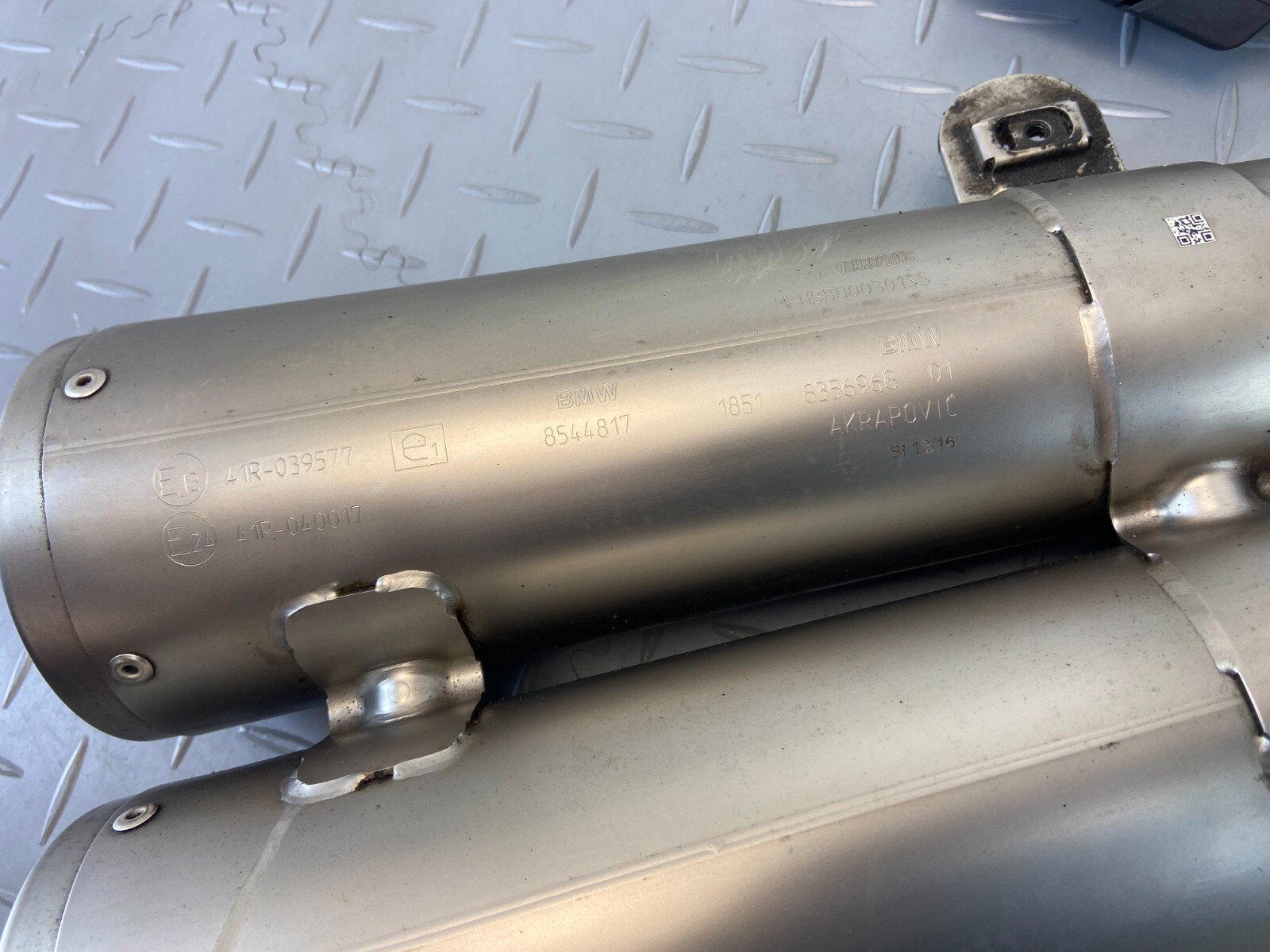 BMW R NINE T R9T PURE URBAN 2018 AKRAPOVIC EXHAUST SILENCER MUFFLER 8356968 - Image 11