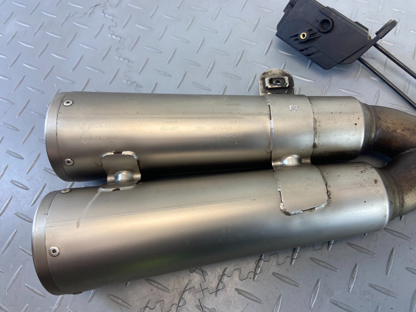 BMW R NINE T R9T PURE URBAN 2018 AKRAPOVIC EXHAUST SILENCER MUFFLER 8356968 - Image 12