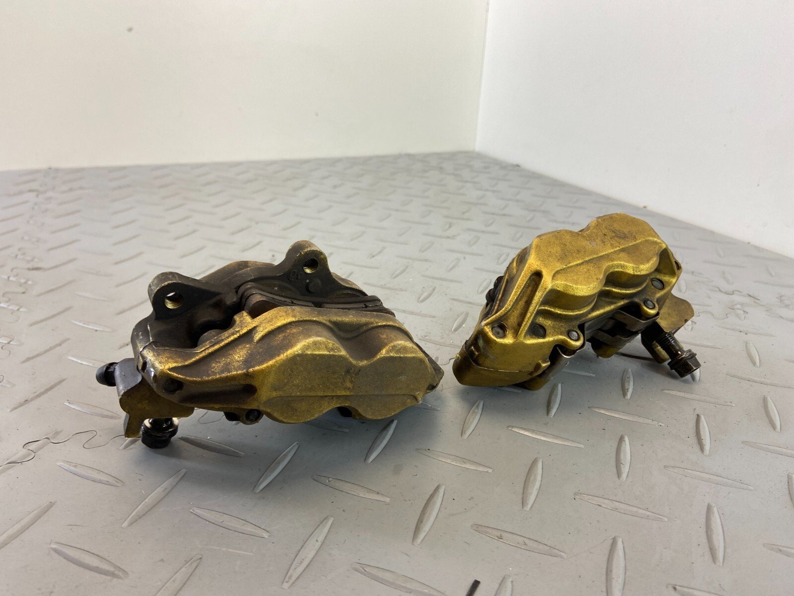 Honda CBR600RR 2003 FRONT BRAKE CALIPER PAIR RIGHT & LEFT - Image 9
