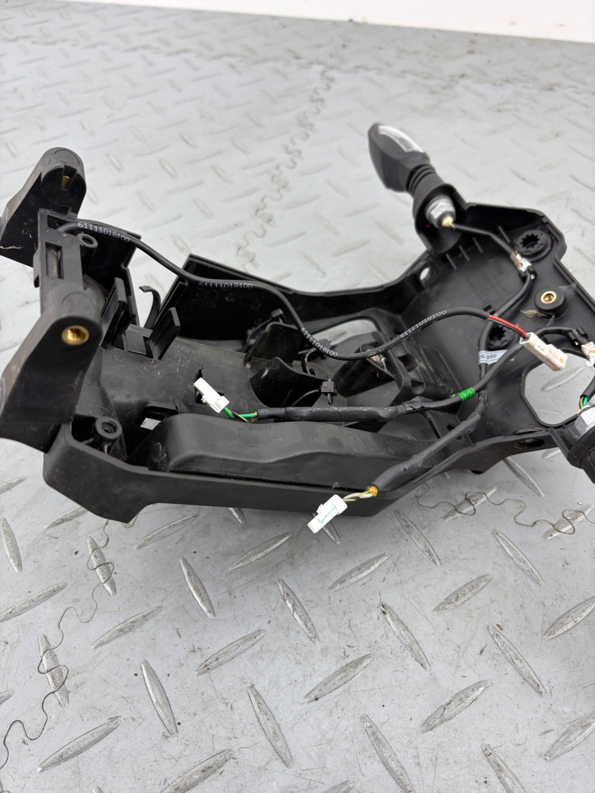 KTM DUKE 890 2021 FRONT HEADLIGHT MOUNT STAY & TURN SIGNALS 64114010000 - Image 8