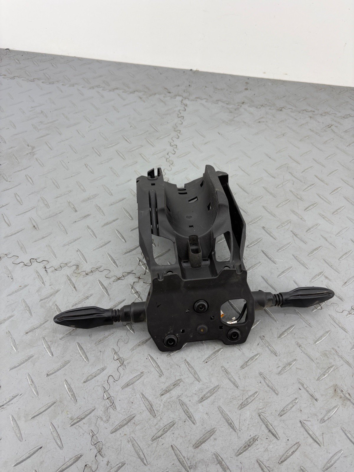 KTM DUKE 890 2021 FRONT HEADLIGHT MOUNT STAY & TURN SIGNALS 64114010000 - Image 12
