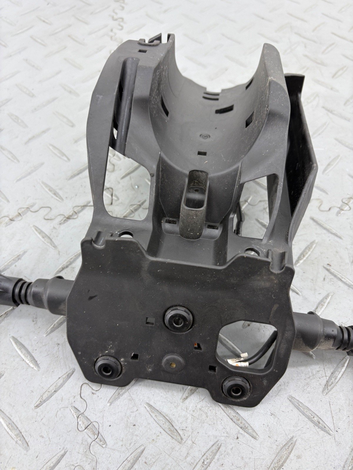 KTM DUKE 890 2021 FRONT HEADLIGHT MOUNT STAY & TURN SIGNALS 64114010000 - Image 17
