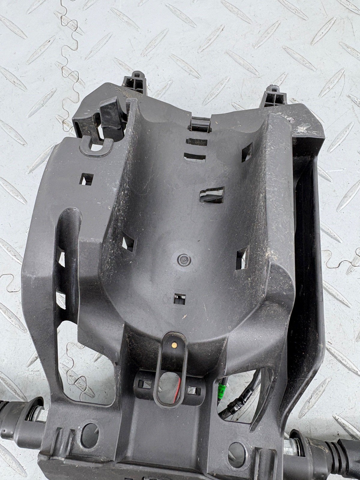 KTM DUKE 890 2021 FRONT HEADLIGHT MOUNT STAY & TURN SIGNALS 64114010000 - Image 18