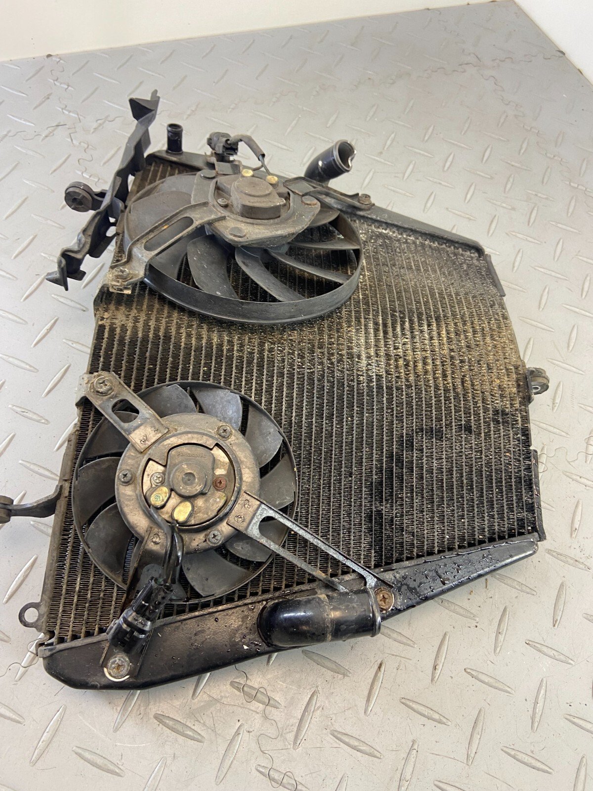 HONDA CBR1000RR SC59 2014 WATER ENGINE COOLER RADIATOR & FANS - Image 4