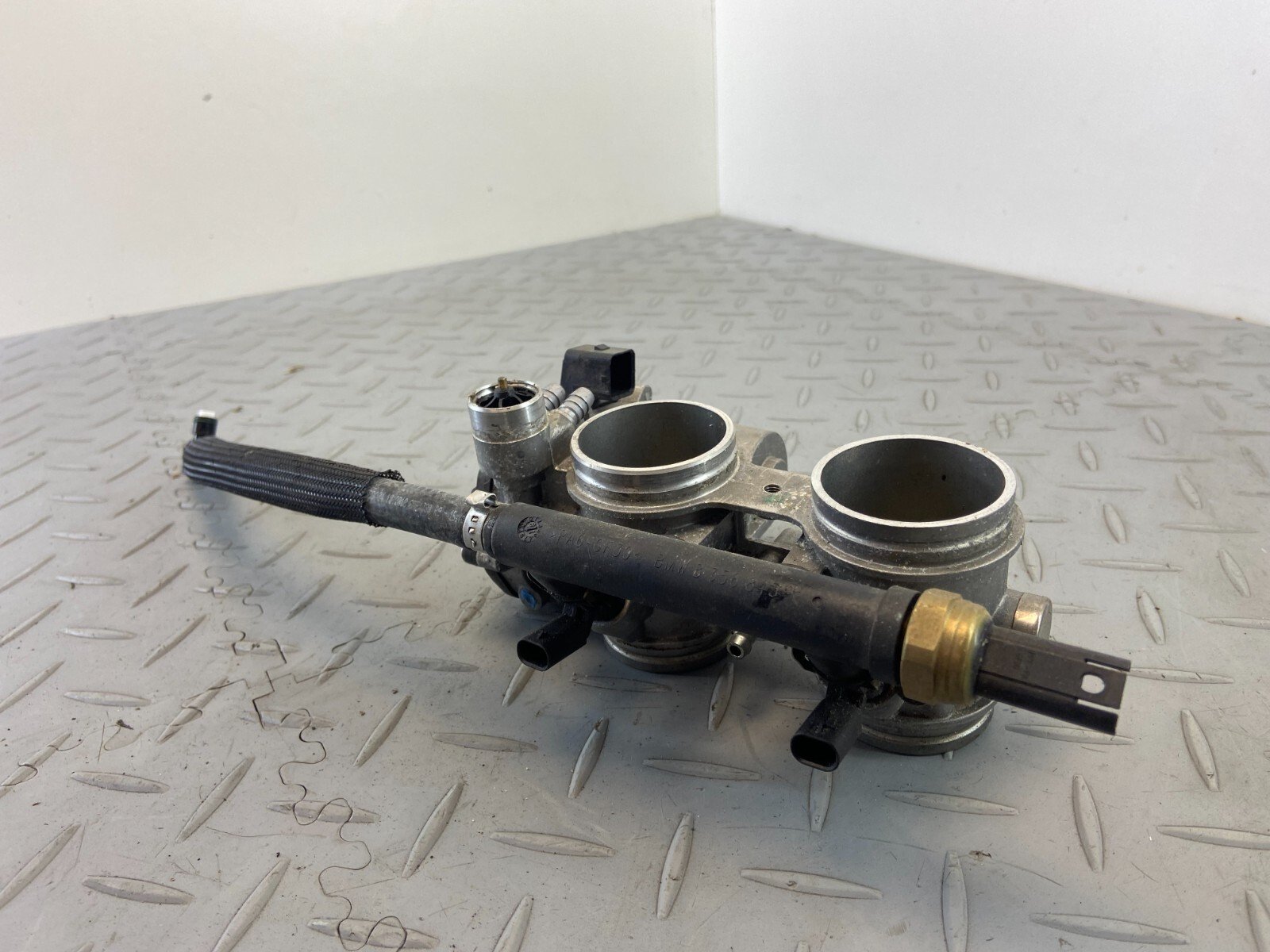 BMW F850GS THROTTLE BODY 8564772 N2 - Image 7