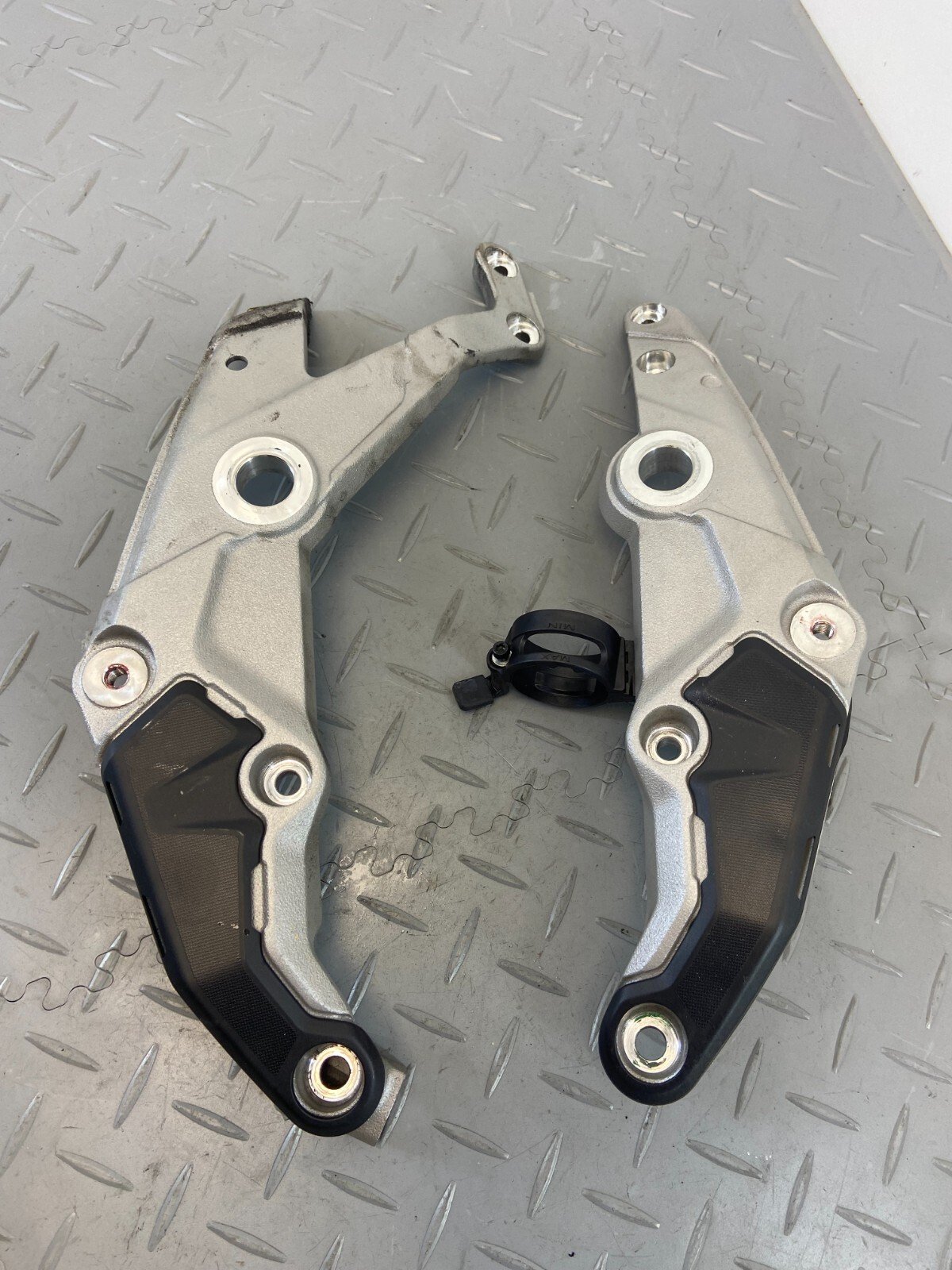 DUCATI MULTISTRADA V4 S 1100 2021 RIGHT & LEFT FRAME PLATES - Image 2