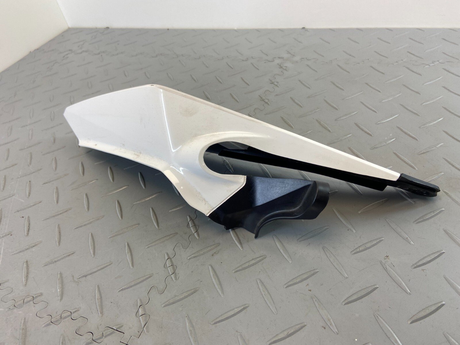 KTM DUKE 390 2019 LEFT SIDE LH REAR UNDER SEAT FAIRING GRAB RAIL - Image 3