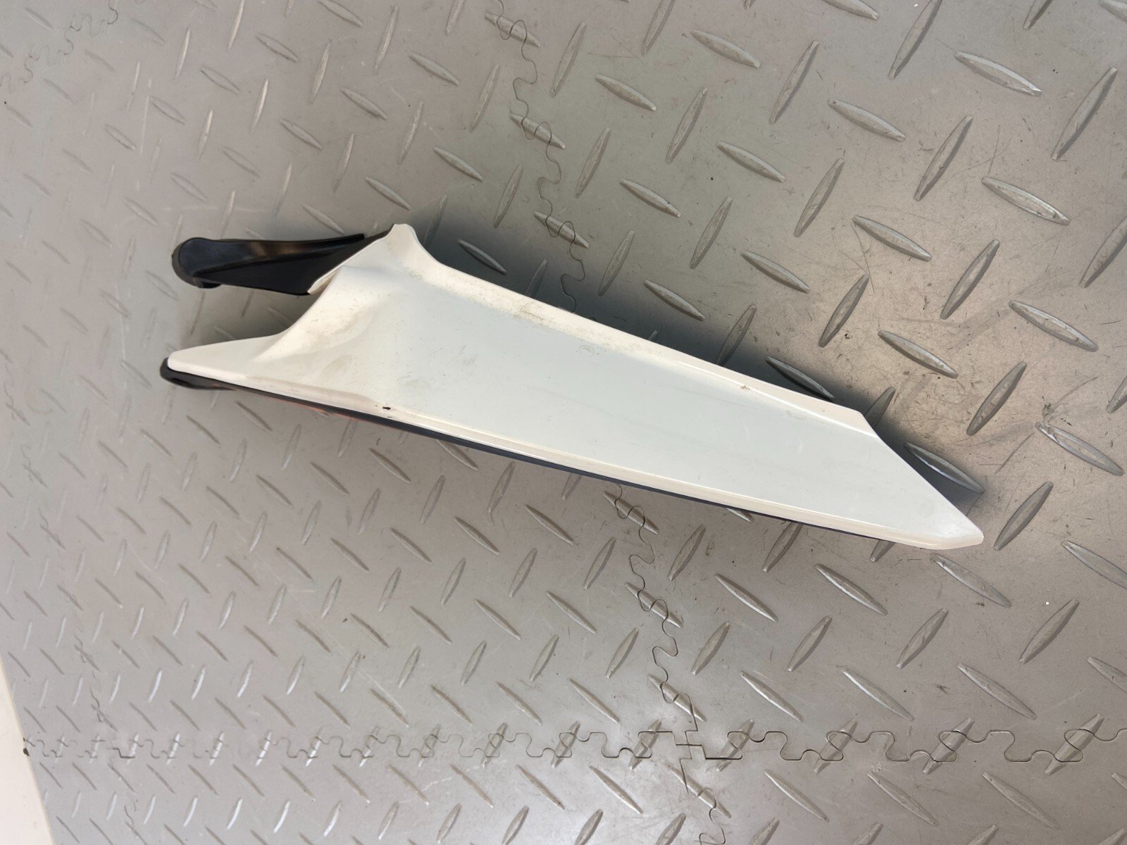 KTM DUKE 390 2019 LEFT SIDE LH REAR UNDER SEAT FAIRING GRAB RAIL - Image 4