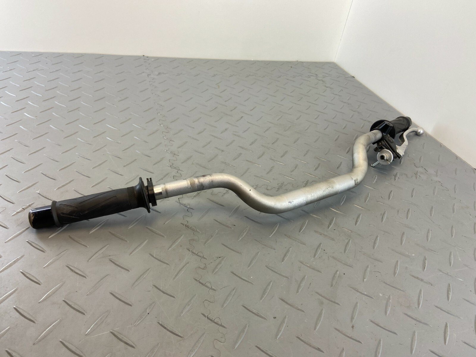 YAMAHA MT-10 MT10 FZ10 FZ-10 2017 HANDLEBAR HANDLEBARS GRIP CLUTCH LEVER - Image 2