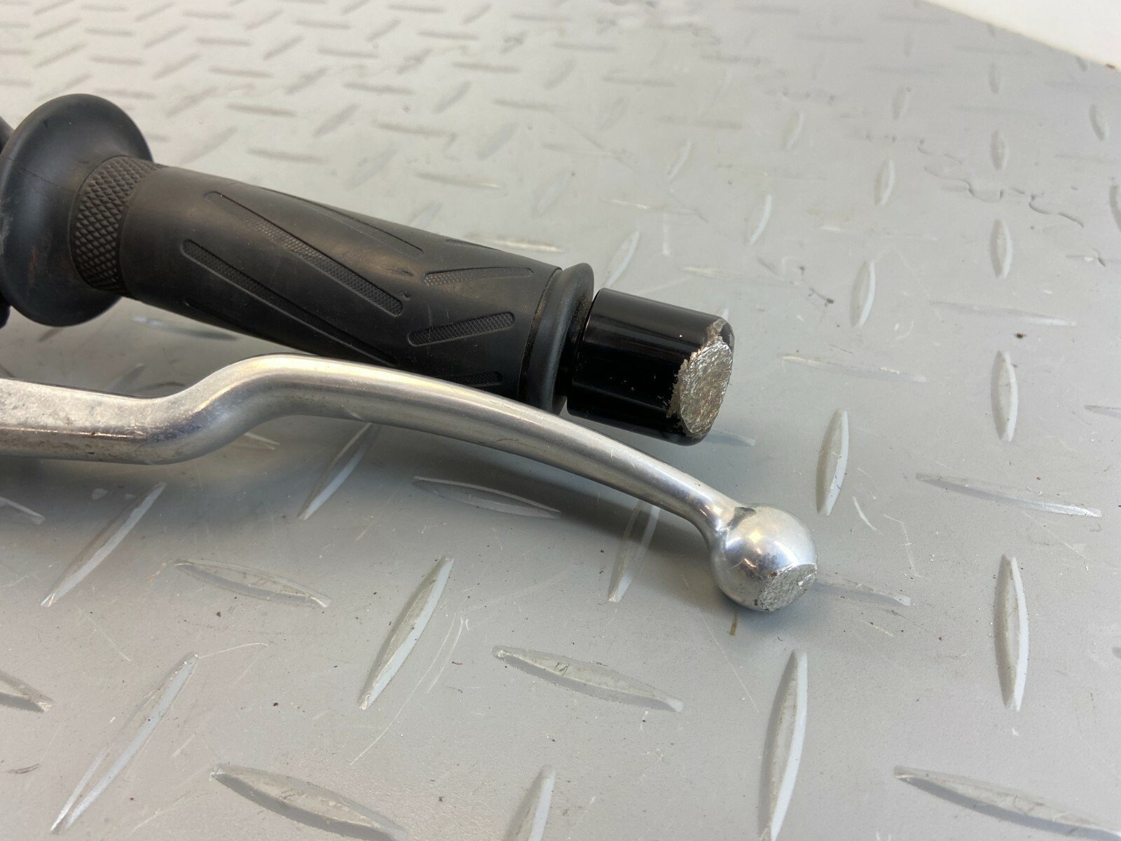 YAMAHA MT-10 MT10 FZ10 FZ-10 2017 HANDLEBAR HANDLEBARS GRIP CLUTCH LEVER - Image 7