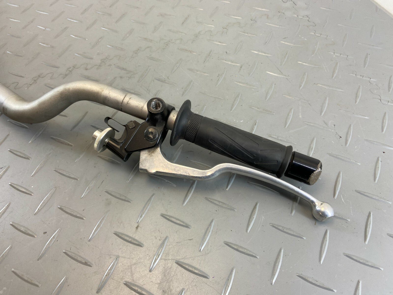 YAMAHA MT-10 MT10 FZ10 FZ-10 2017 HANDLEBAR HANDLEBARS GRIP CLUTCH LEVER - Image 8