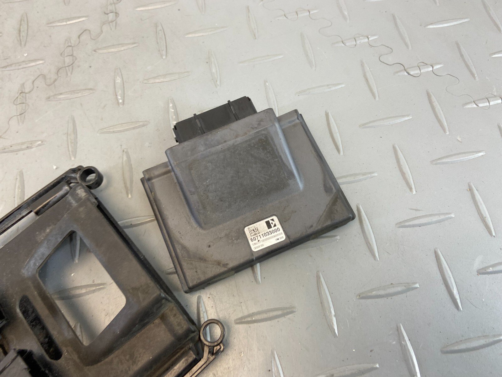 KTM SUPERDUKE 1290 R 2018 MCU 3.0 CONTROL MODULE 60711033000 - Image 7