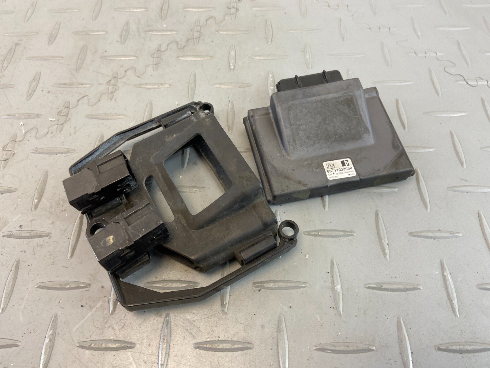 KTM SUPERDUKE 1290 R 2018 MCU 3.0 CONTROL MODULE 60711033000 - Image 8