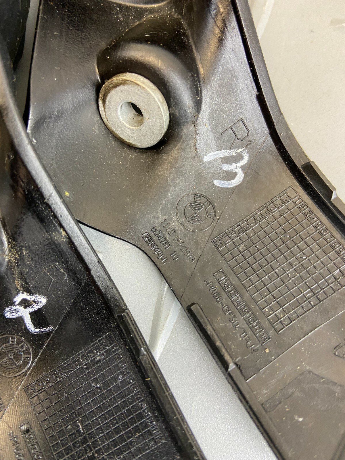 BMW R1200GS GSA LC K50 K51 2016 RIGHT SIDE RH IGNITION CASE CABLE COVER GUARD - Image 3