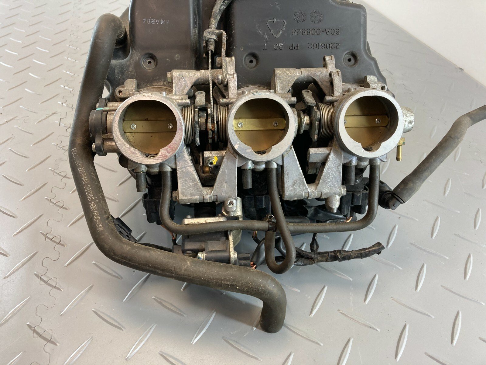 TRIUMPH DAYTONA 675 2007 THROTTLE BODY & AIR BOX - Image 6