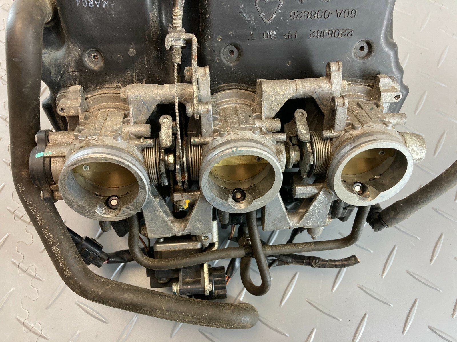 TRIUMPH DAYTONA 675 2007 THROTTLE BODY & AIR BOX - Image 7