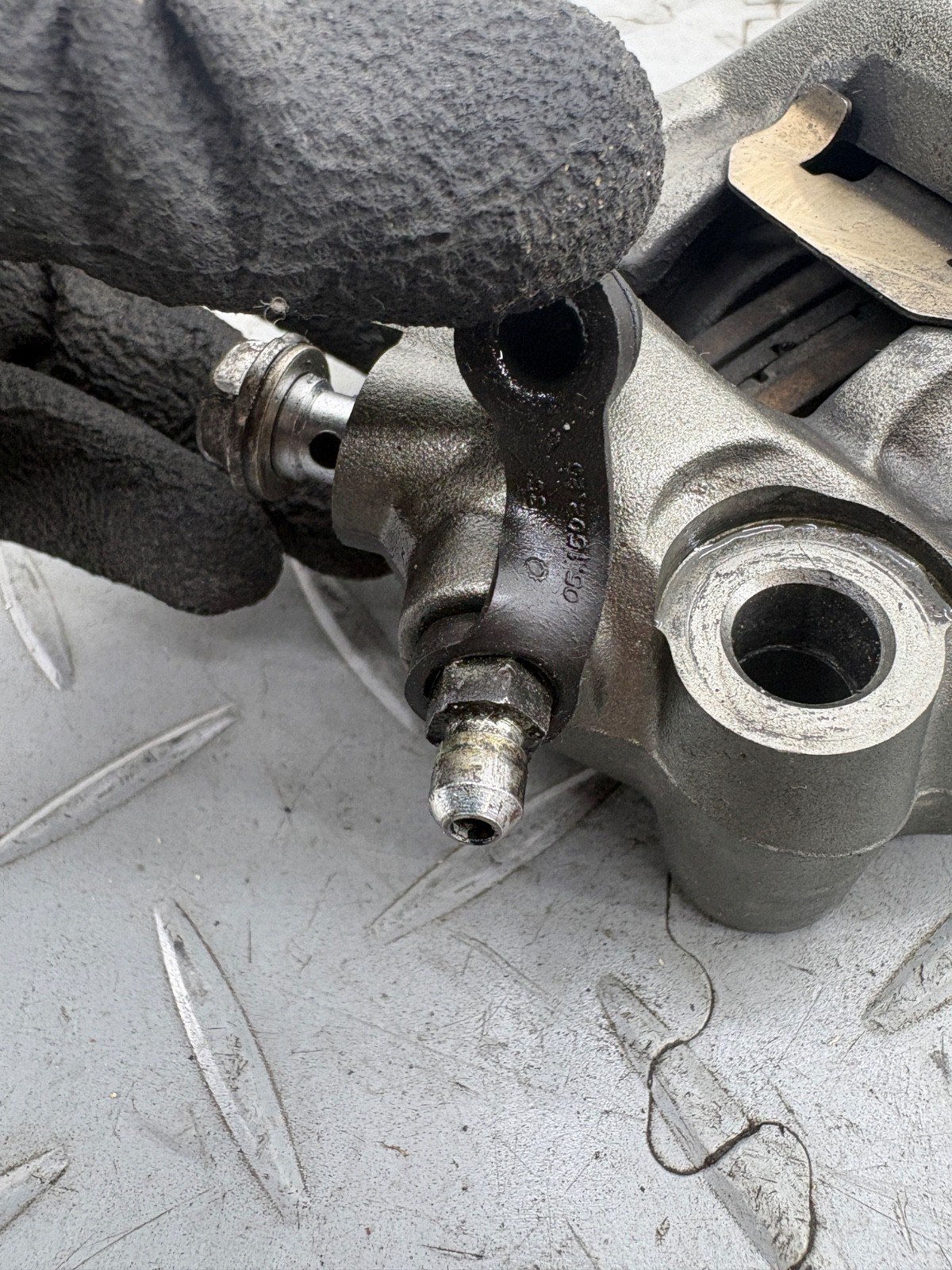 KAWASAKI ZZR 1400 ZZR1400 ZX14 2016 FRONT BRAKE CALIPERS (1 SCREW BROKEN) - Image 15