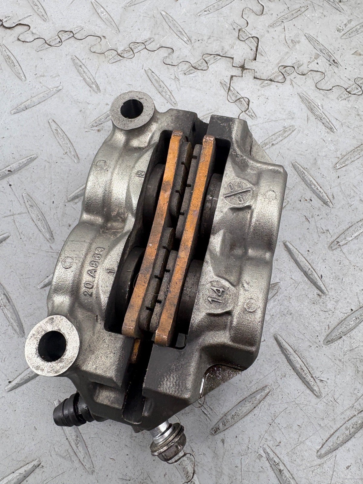 KAWASAKI ZZR 1400 ZZR1400 ZX14 2016 FRONT BRAKE CALIPERS (1 SCREW BROKEN) - Image 21