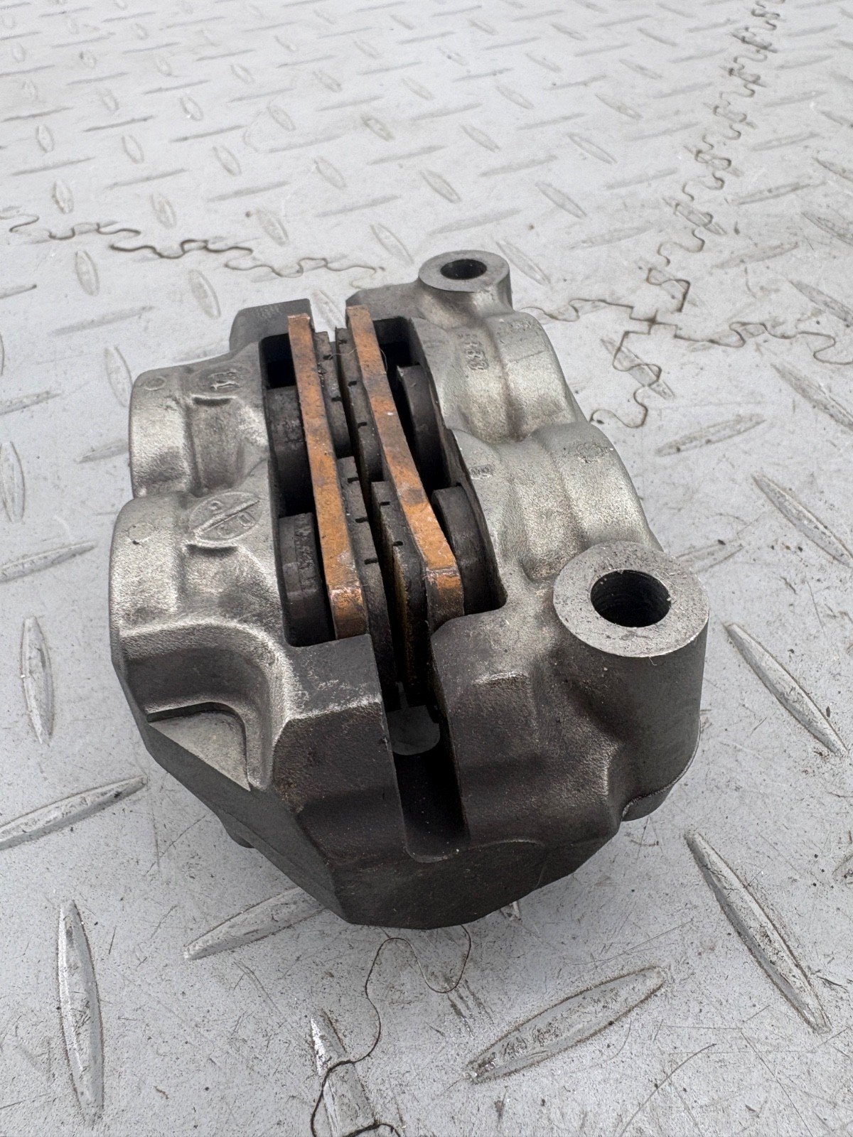 KAWASAKI ZZR 1400 ZZR1400 ZX14 2016 FRONT BRAKE CALIPERS (1 SCREW BROKEN) - Image 22