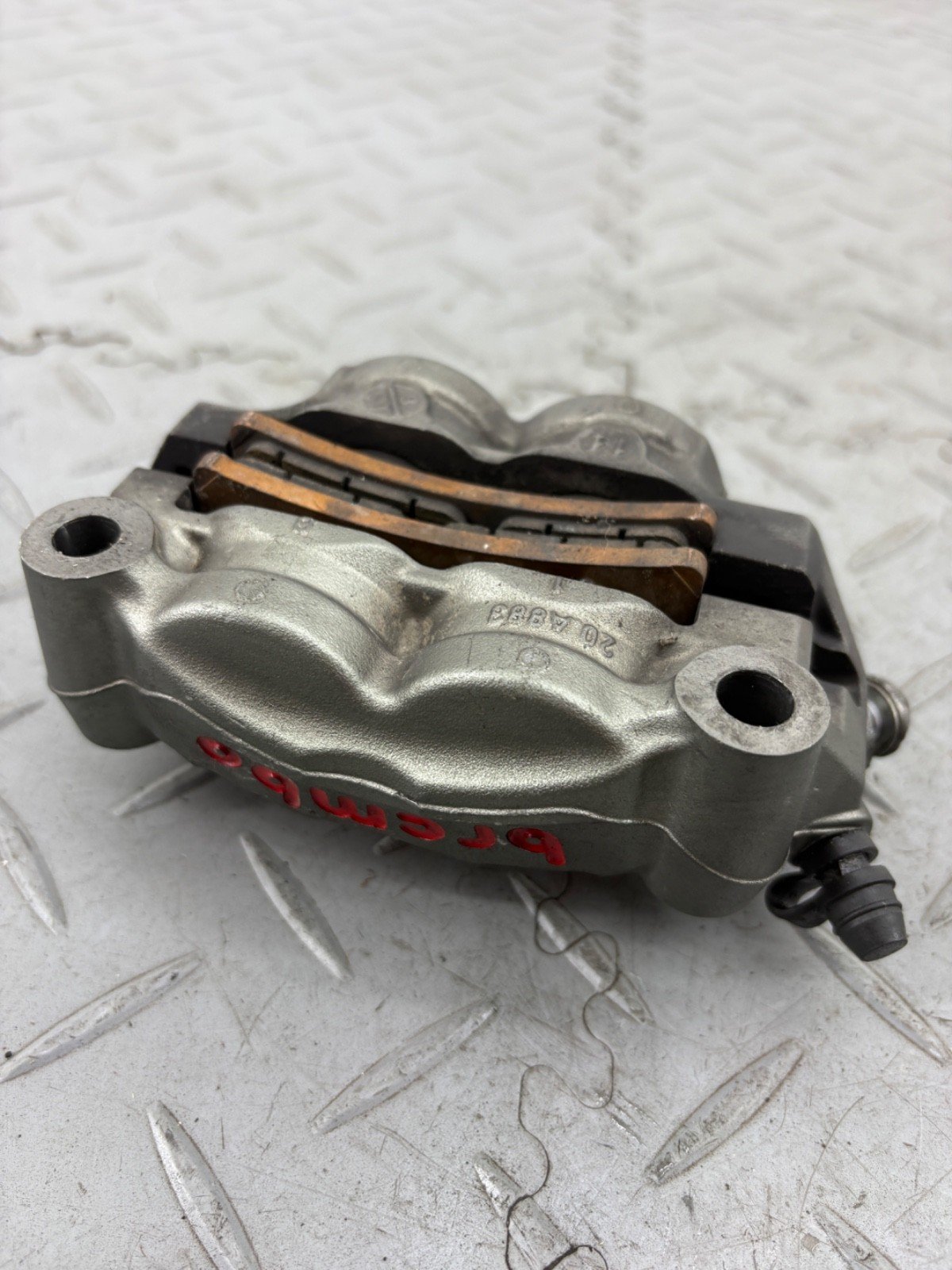 KAWASAKI ZZR 1400 ZZR1400 ZX14 2016 FRONT BRAKE CALIPERS (1 SCREW BROKEN) - Image 24