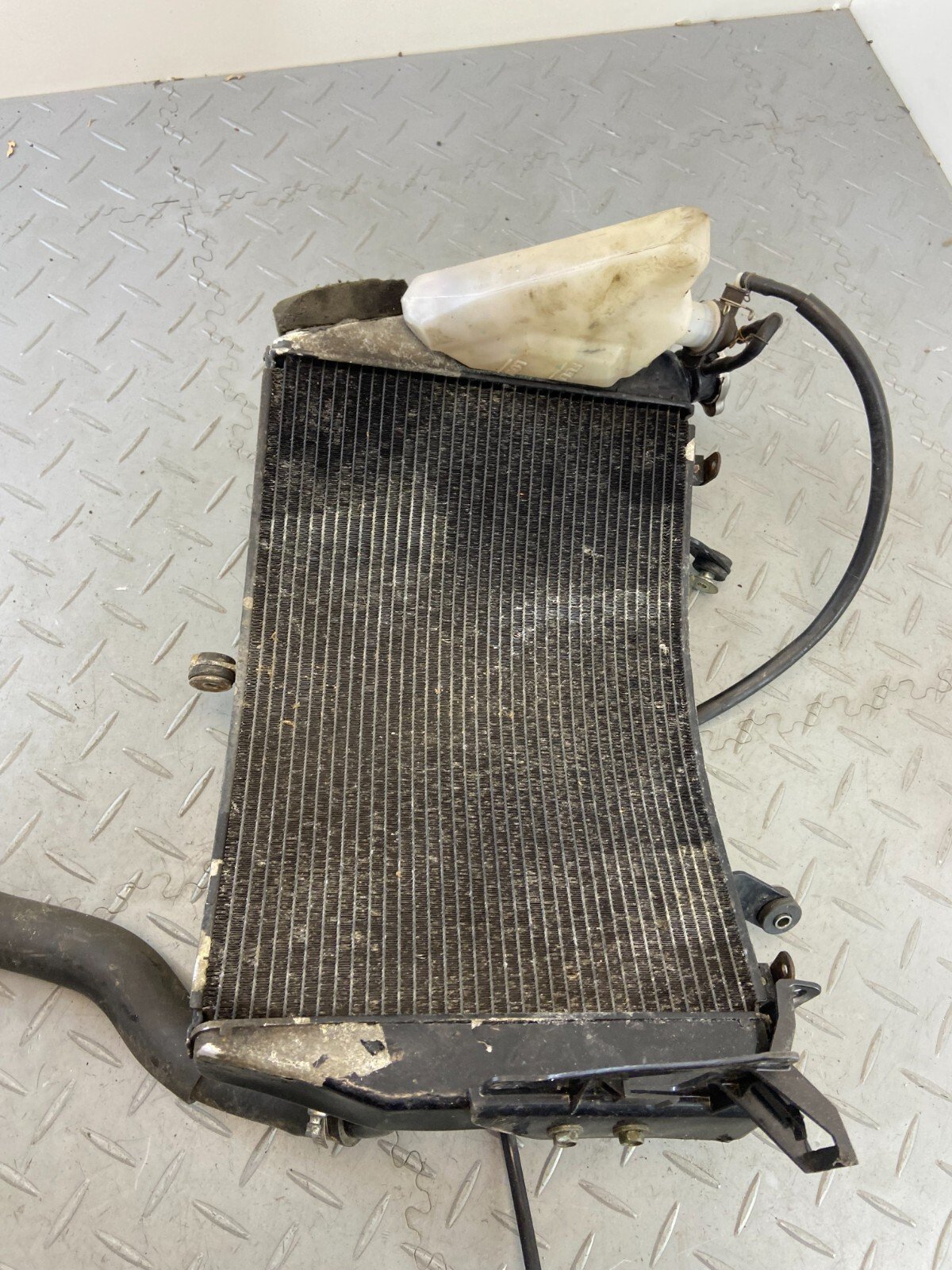 YAMAHA YZF-R1 2008 RADIATOR COOLER & FANS ( DAMADGED) - Image 2