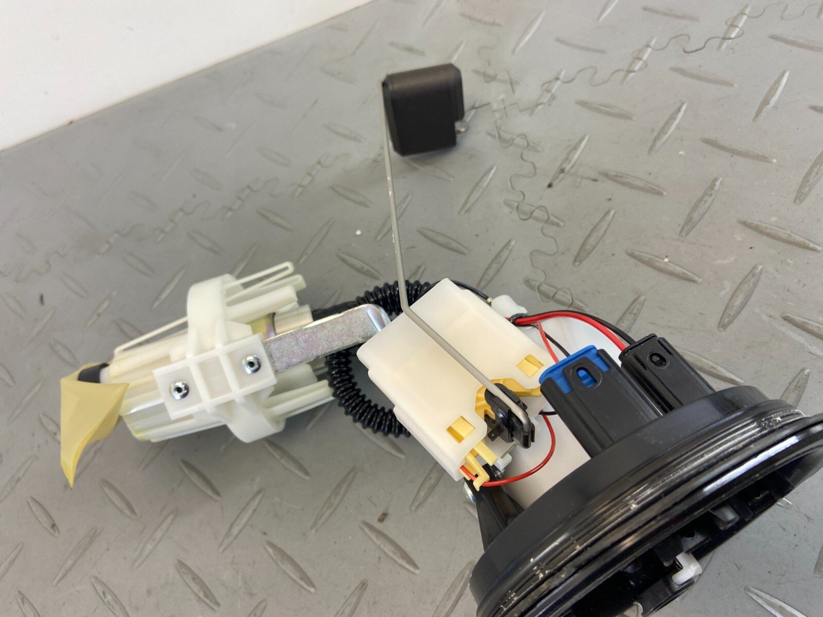BMW R1250GS R1200GS ADVENTURE LC K51 2020 FUEL PUMP SENDER 8393577 - Image 5