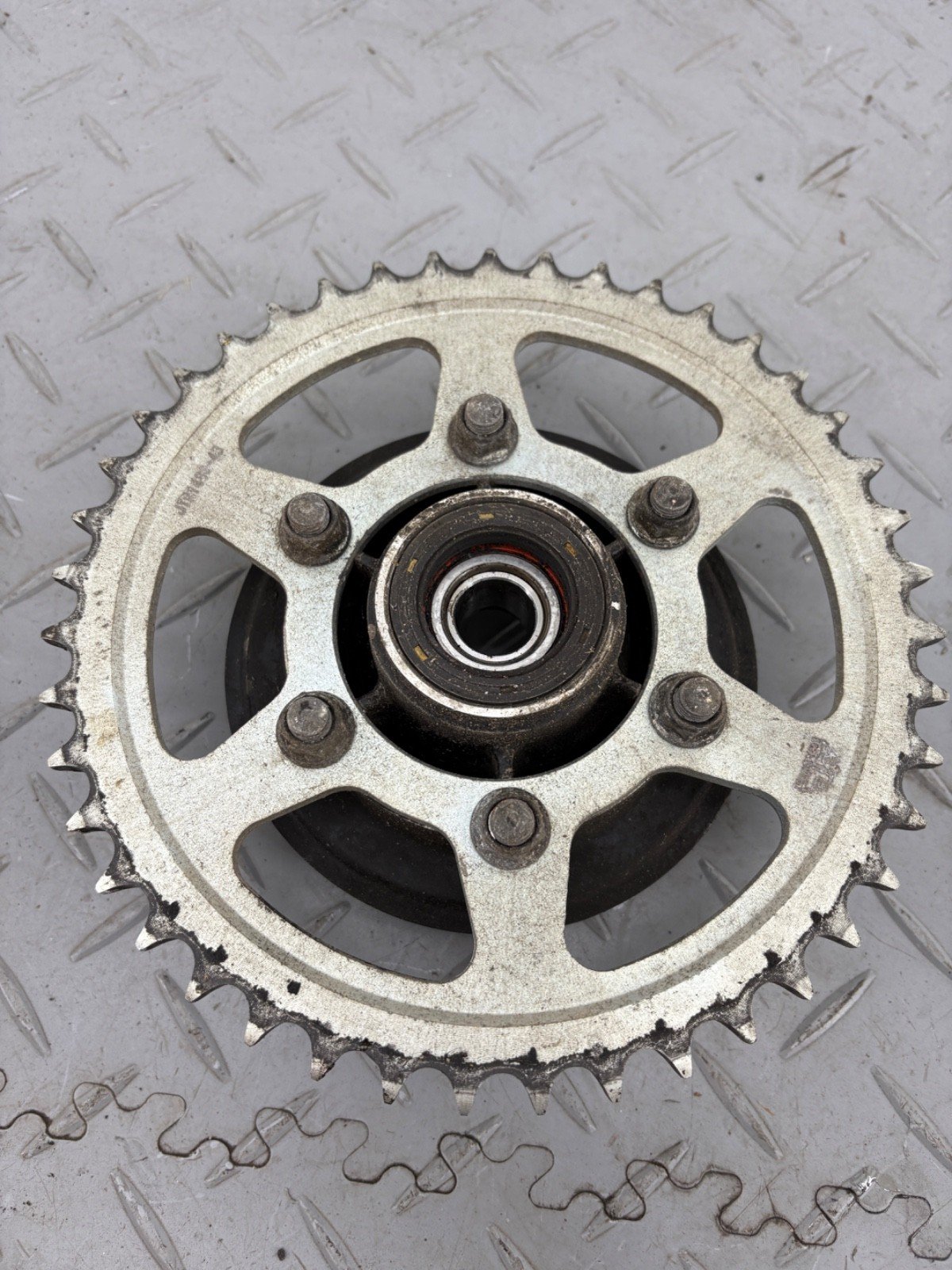 KAWASAKI KLZ VERSYS 1000 2015 REAR WHEEL SPROCKET CARRIER - Image 2