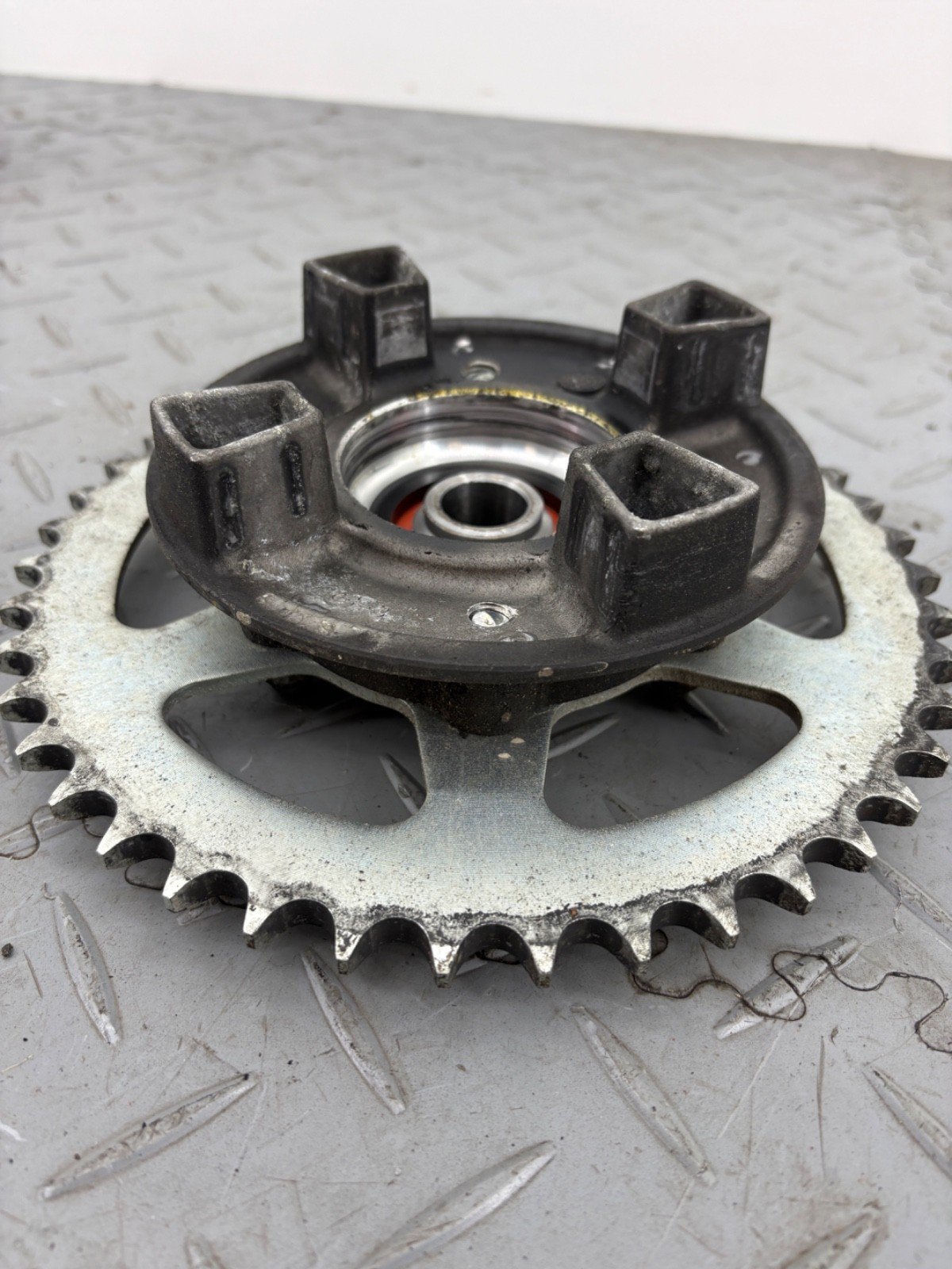 KAWASAKI KLZ VERSYS 1000 2015 REAR WHEEL SPROCKET CARRIER - Image 4