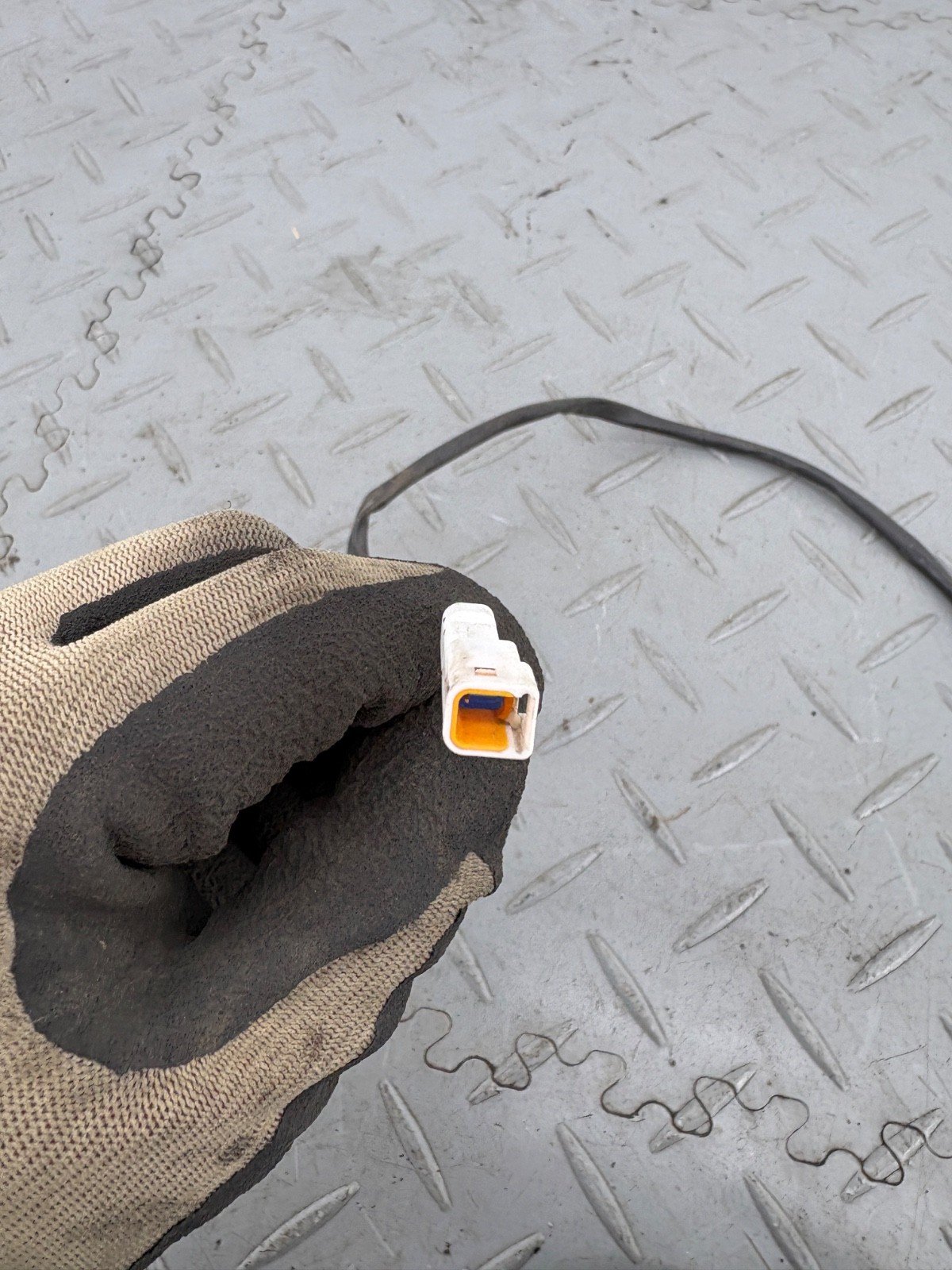 DUCATI MULTISTRADA 1200 S 2016 FRONT RIGHT TURN SIGNAL 53010341A (HAS SCRATCHES) - Image 9
