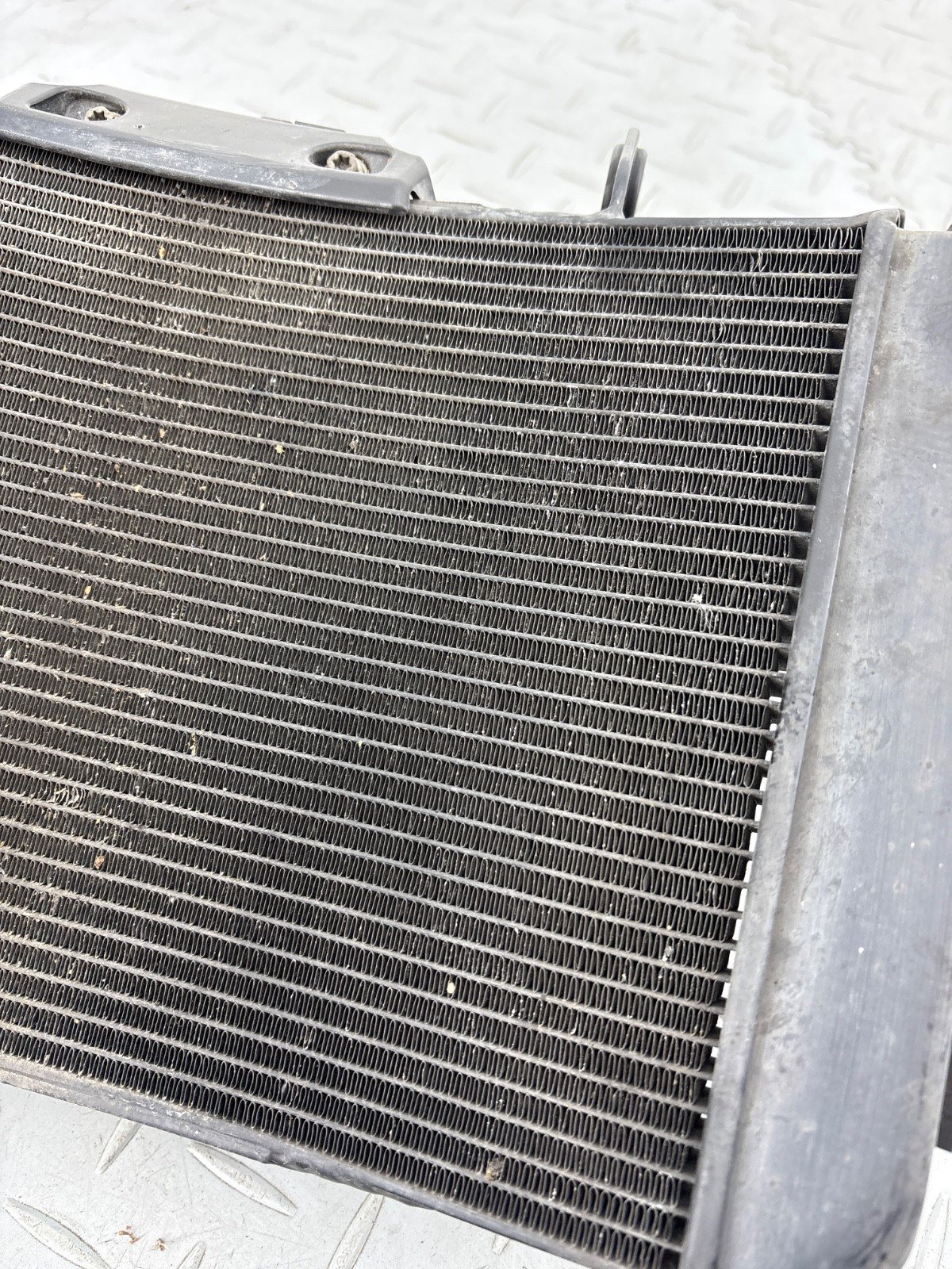 KTM DUKE 890 2021 WATER COOLING RADIATOR & FAN ASSEMBLY 63635010033 - Image 6
