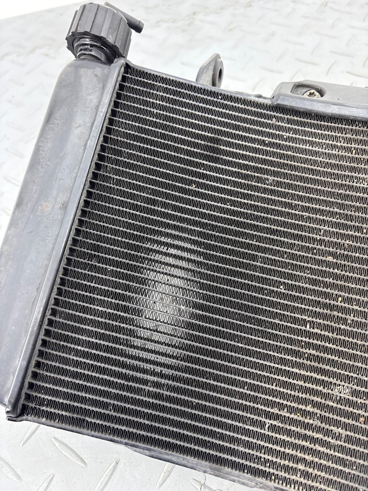 KTM DUKE 890 2021 WATER COOLING RADIATOR & FAN ASSEMBLY 63635010033 - Image 7