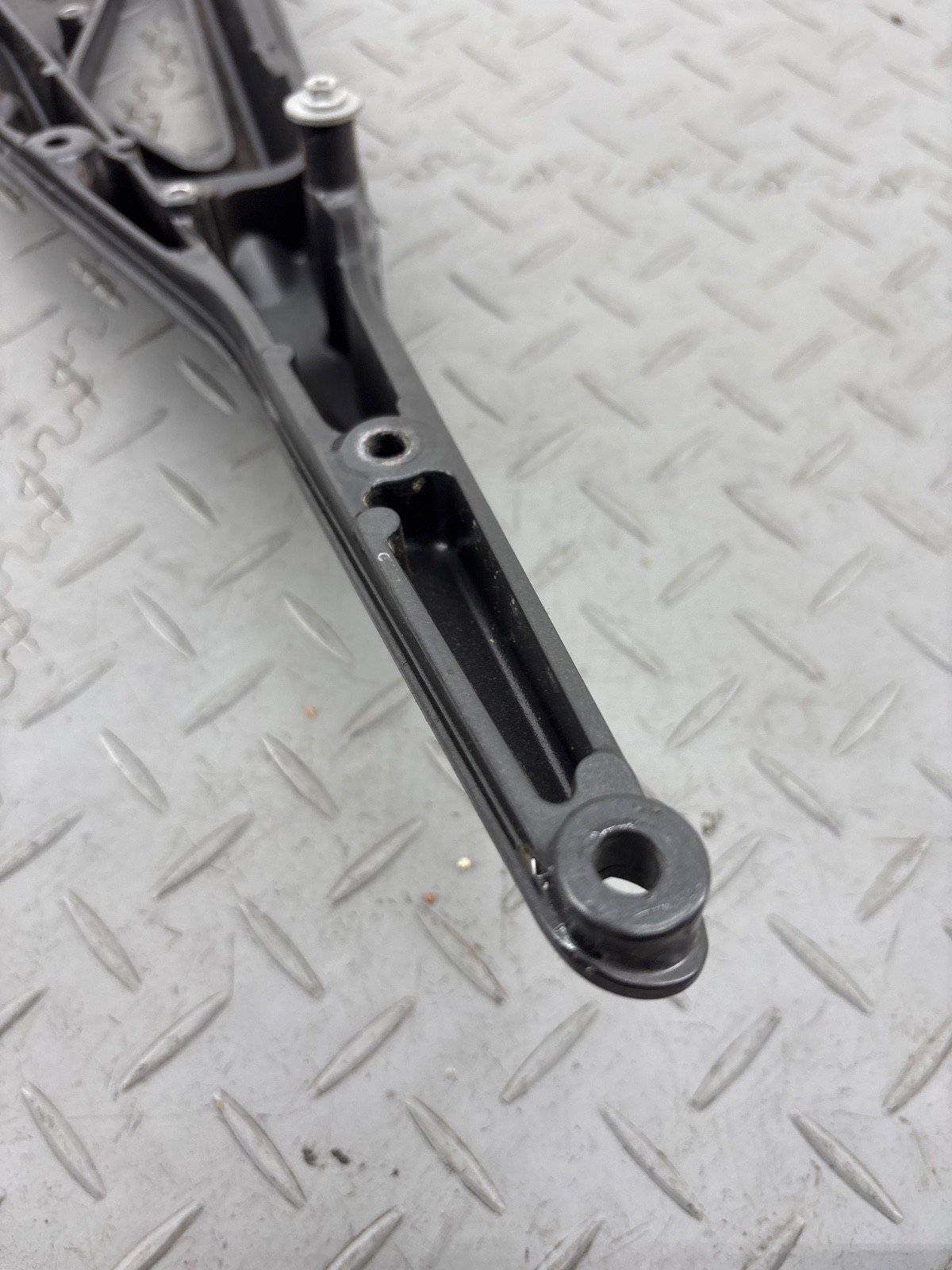 KTM DUKE 890 2021 REAR R & L SUBFRAME BRACKETS MOUNTS 64103002006 64103002005 - Image 13