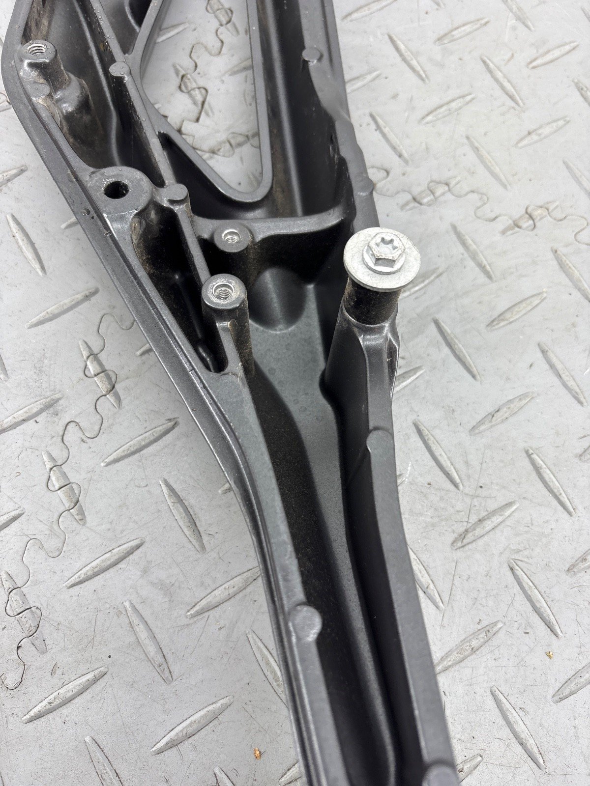 KTM DUKE 890 2021 REAR R & L SUBFRAME BRACKETS MOUNTS 64103002006 64103002005 - Image 14