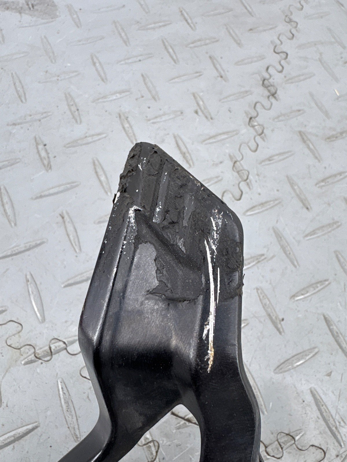 DUCATI MULTISTRADA 1200 S 2016 REAR RIGHT PASSENGER FOOTREST 83039871A - Image 7