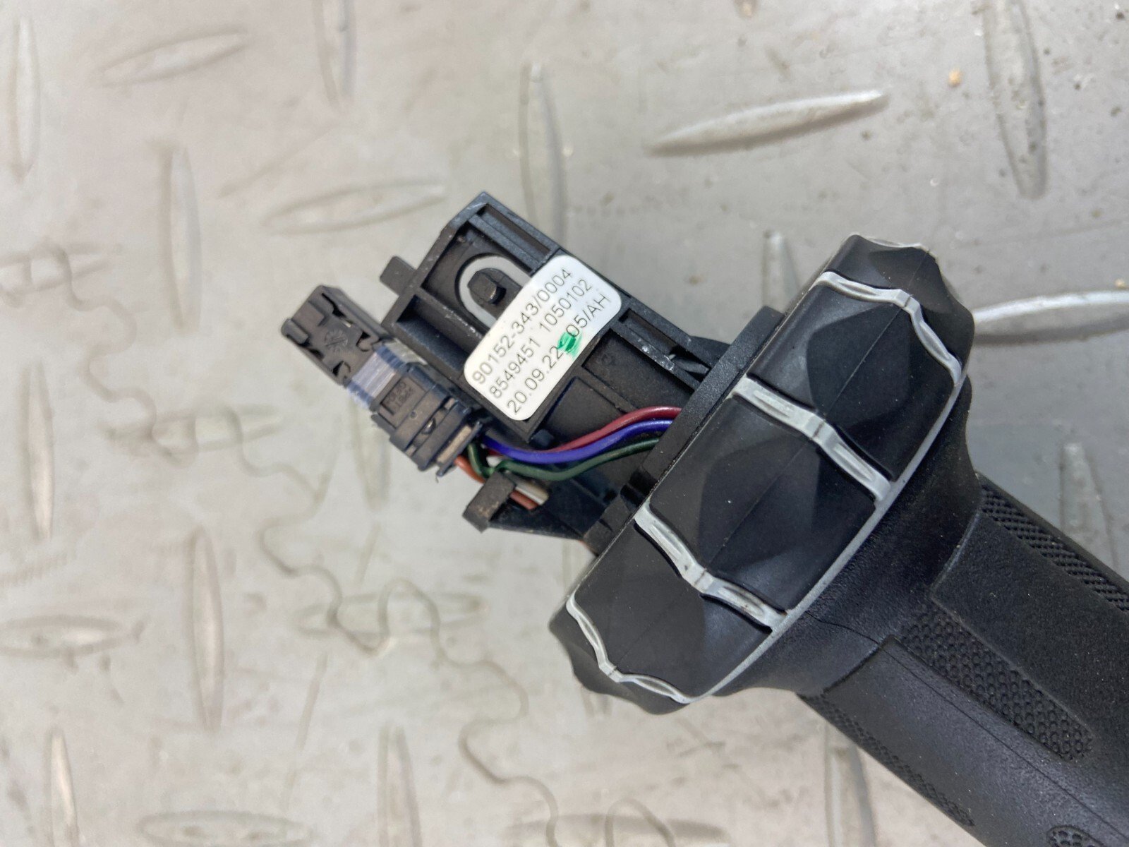BMW F900XR K84 2020 LEFT LH HANDLEBAR CONTROL SWITCH HEATED GRIP 8549451 N2 - Image 2